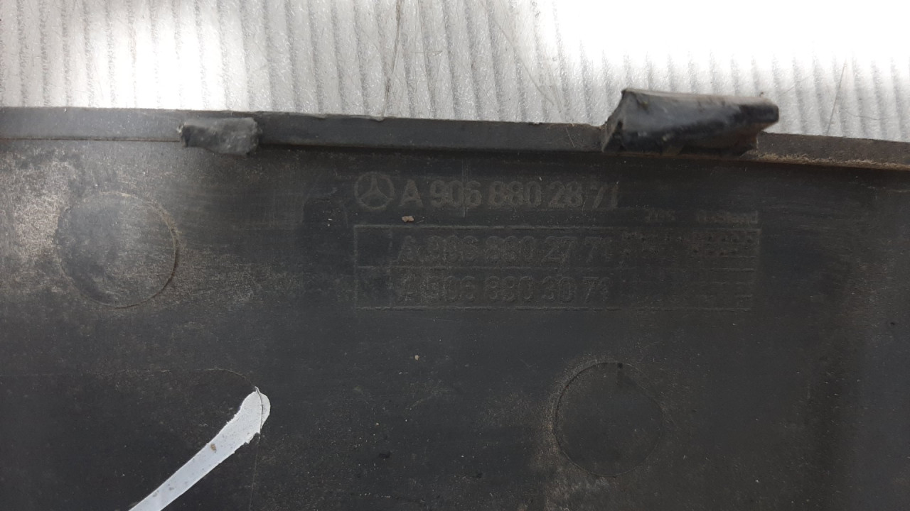 PLASTIKA BRANIKA MERCEDES SPRINTER > 13-18 A9068802871