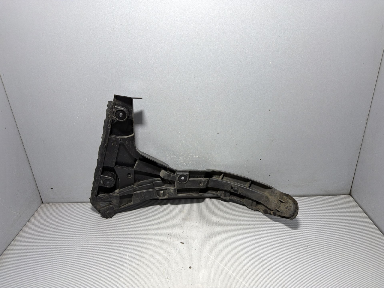 DIJELOVI NOSAC ZADNJEG BRANIKA AUDI Q3 > 11-15 2.0 8U0807454A