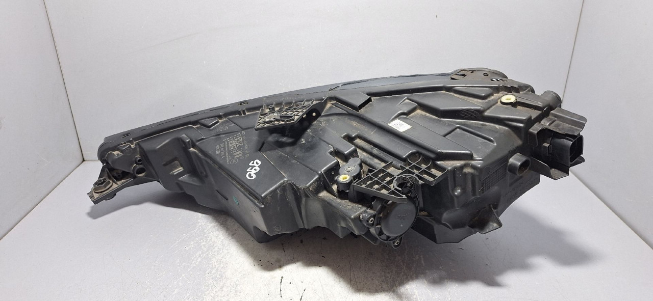 DIJELOVI FAR AUDI A3 (8Y) > 20 -  8Y0941034A
