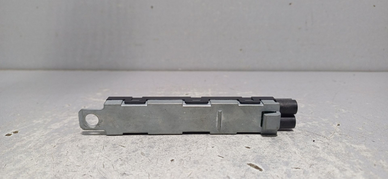 DIJELOVI ANTENA VW GOLF 6 > 08-12 5K0035552H