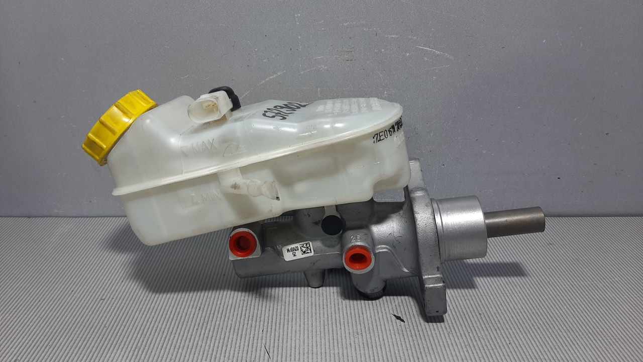 GLAVNI KOCIONI CILINDAR VW T5 > 09-15 7E0611303B