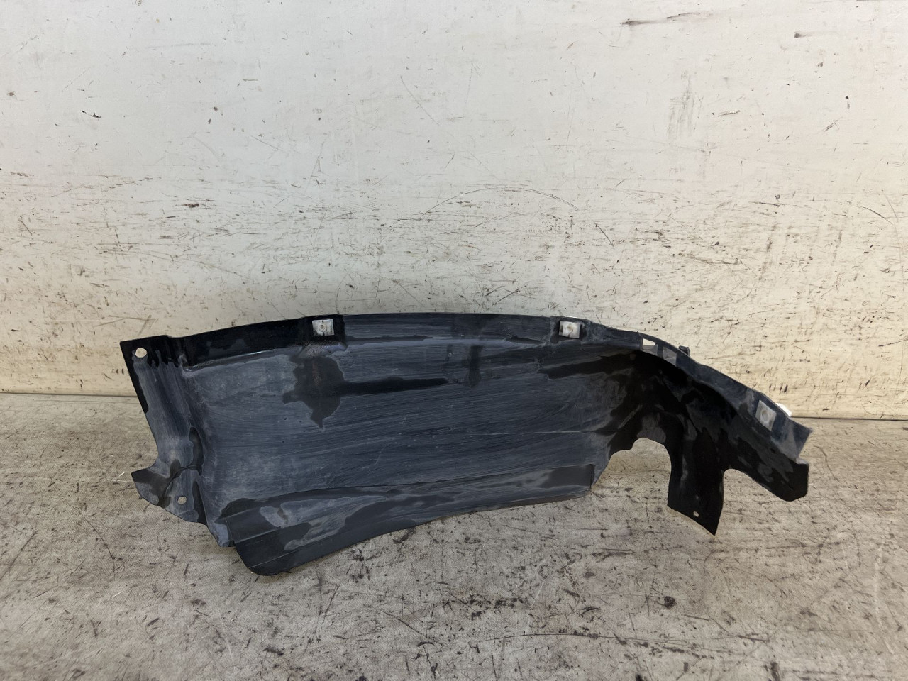 UNUTRASNJI BLATOBRAN AUDI A4 (B9) > 15-18 8W0853887A
