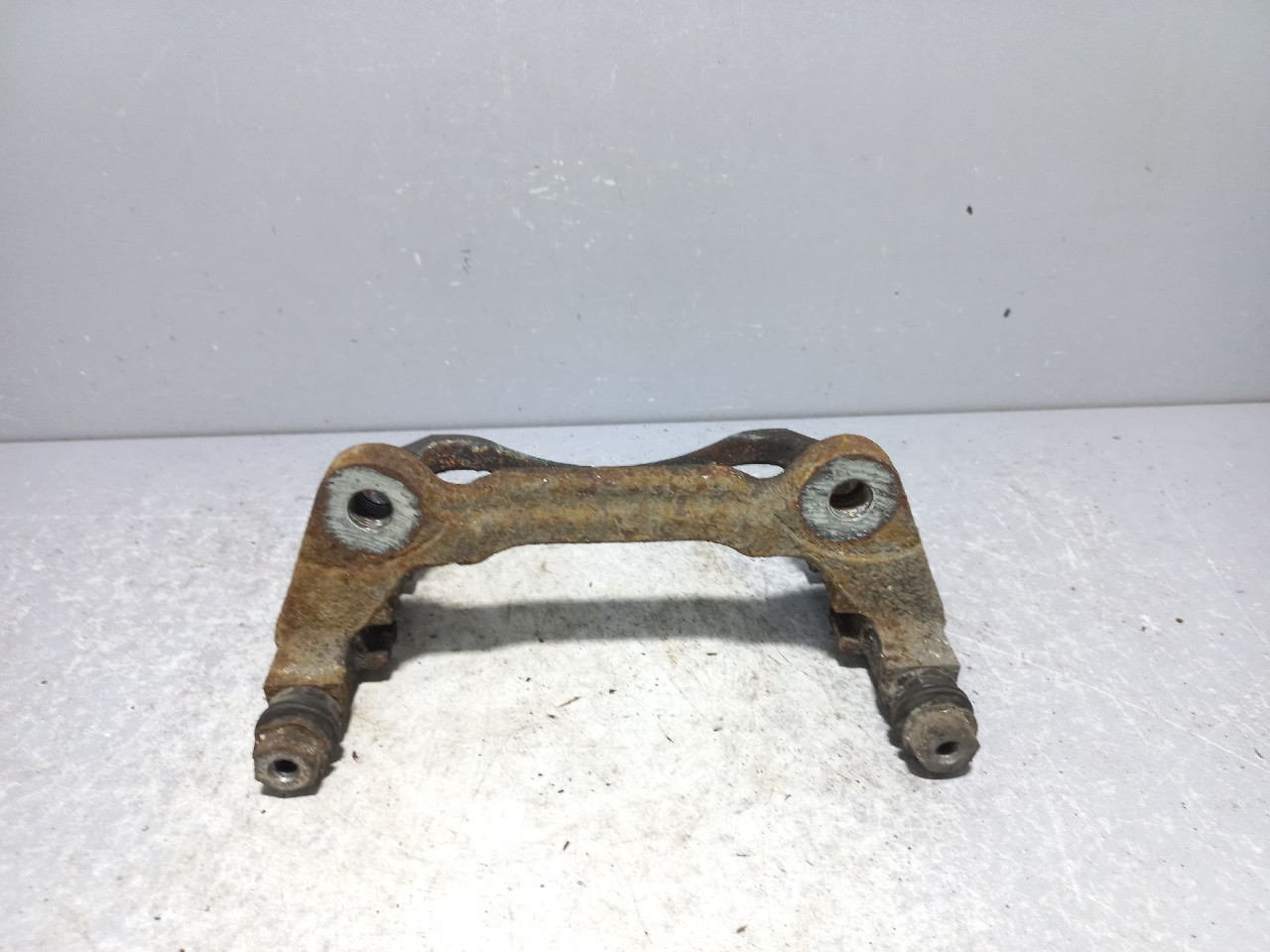 DIJELOVI NOSAC SEAT LEON > 13-16 8V0615126