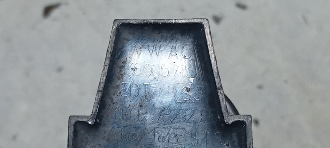 DIJELOVI BOMBINA VW PASSAT B7 > 10-14 036905715G