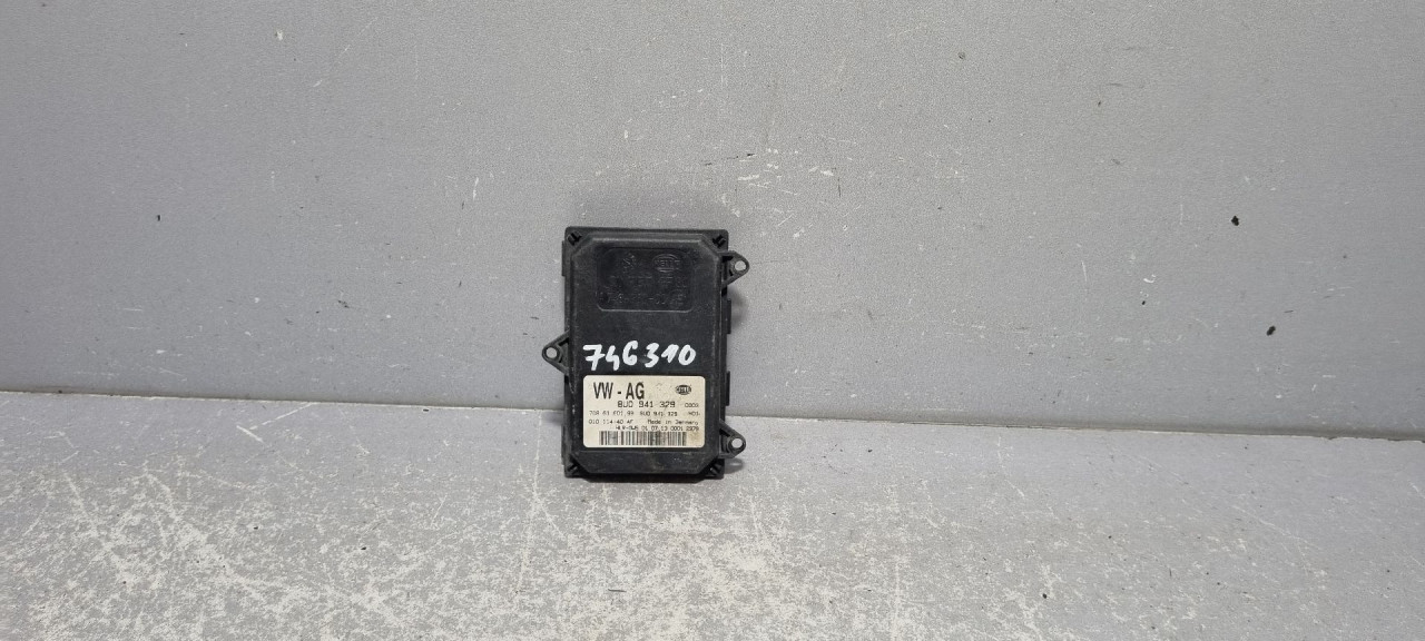 DIJELOVI BALAST FARA SKODA SUPERB > 19- 8U0941329