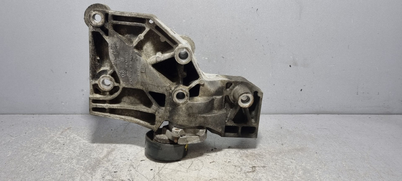 DIJELOVI NOSAC ALTERNATORA OPEL INSIGNIA > 09-13 2.0 55562863