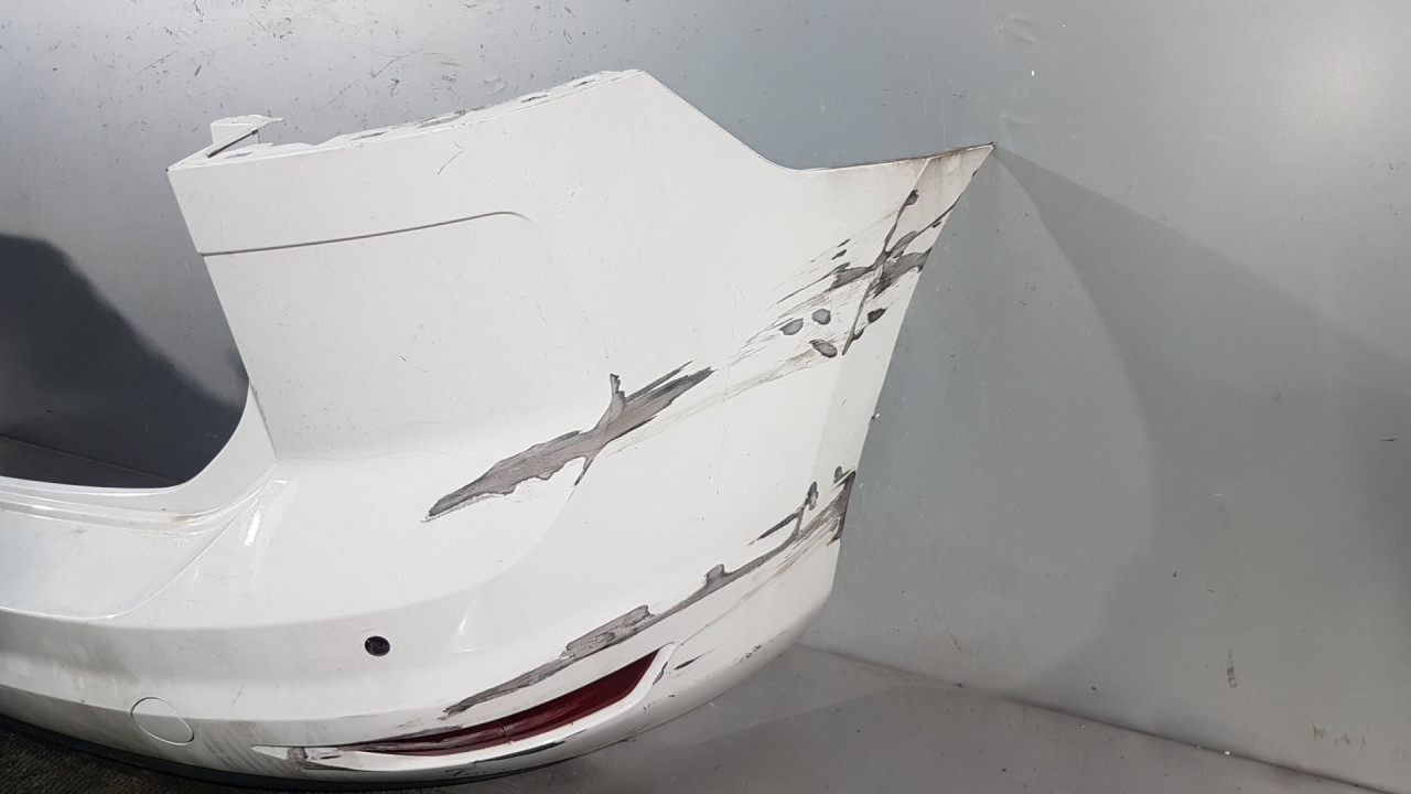 DIJELOVI BRANIK VW TOURAN > 15- 5TA807421A