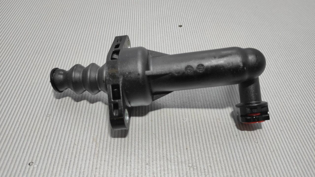 DIJELOVI CILINDAR VW GOLF 7 > 12-16 5Q0721261