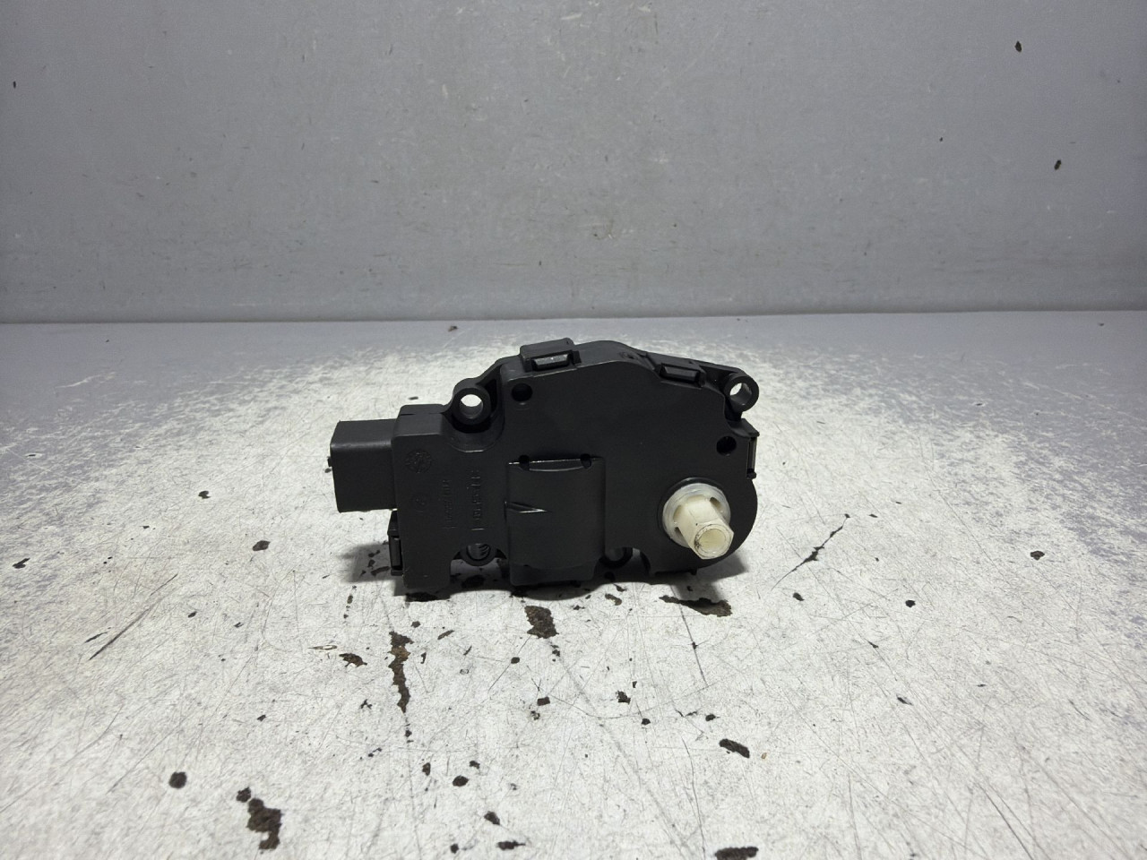 MOTORIC KLAPNE AUDI A5 (8T3/8F7) COUPE > 07-11 K9749005