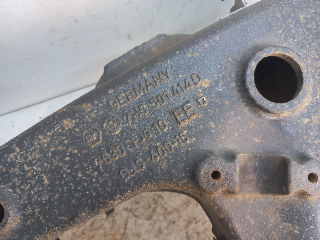 DIJELOVI GLAVCINA VW T5 > 03-09 7H0501414D