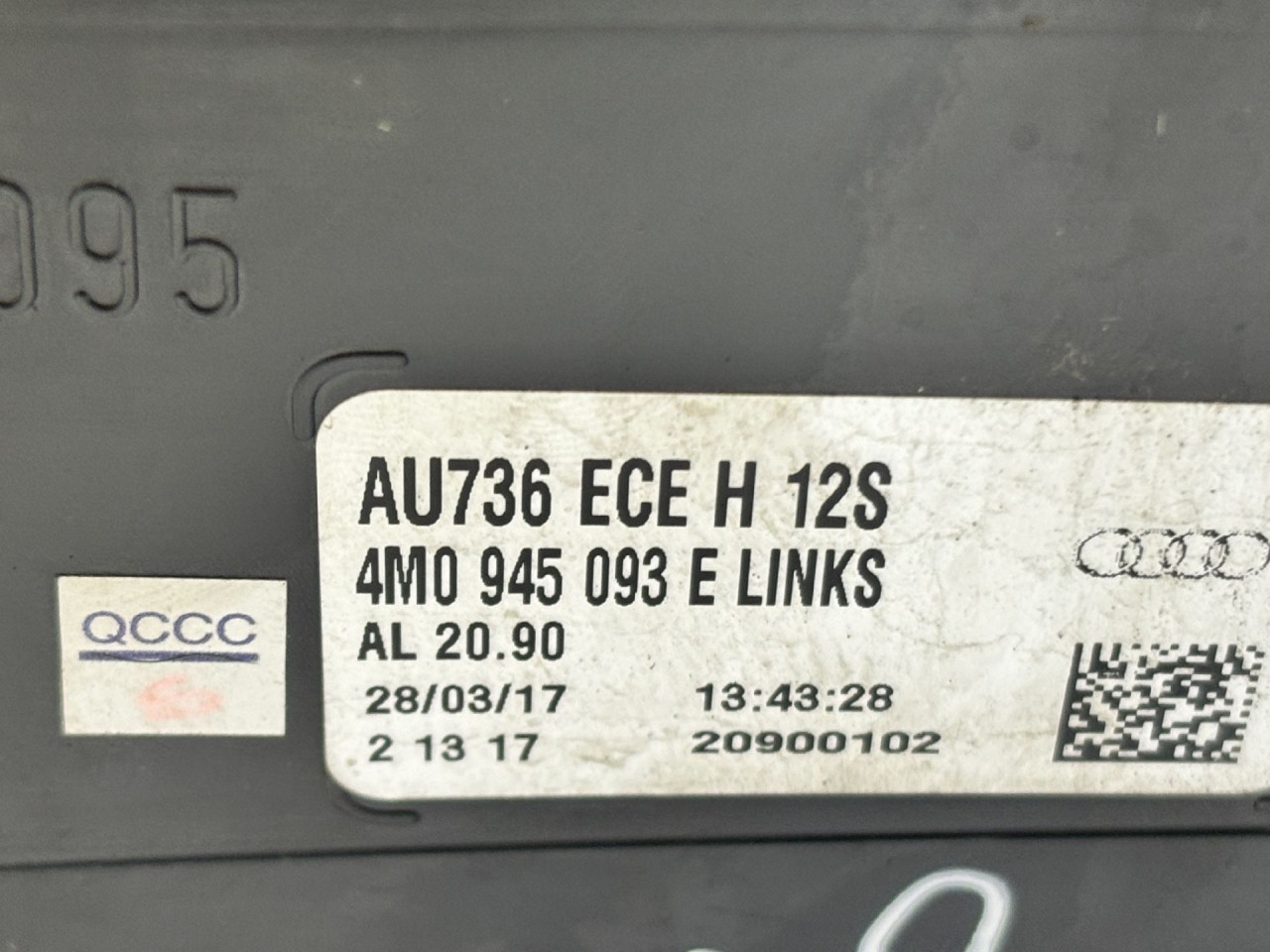 DIJELOVI STOP SVJETLO AUDI Q7 (4M) > 15-19 4M0945093E