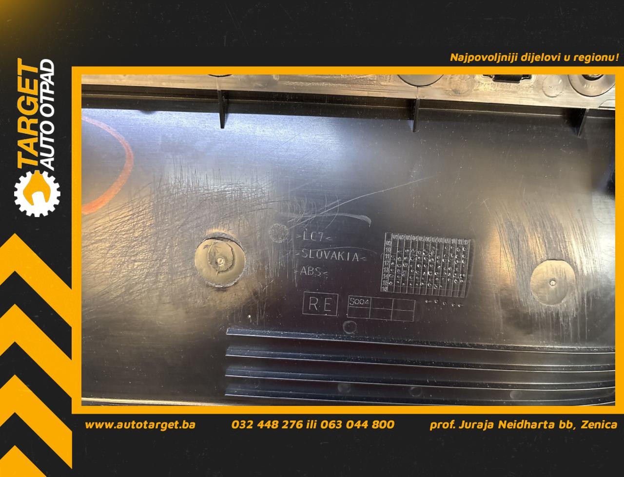 DIJELOVI TAPACIRUNG VRATA VW TOUAREG > 14-18 3.0 7P1867012