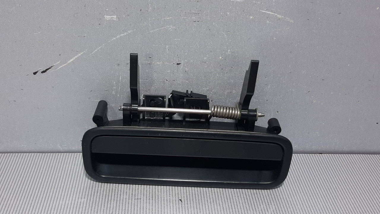 DIJELOVI RUCKA GEPEKA VW T5 > 09-15 7E5827565D