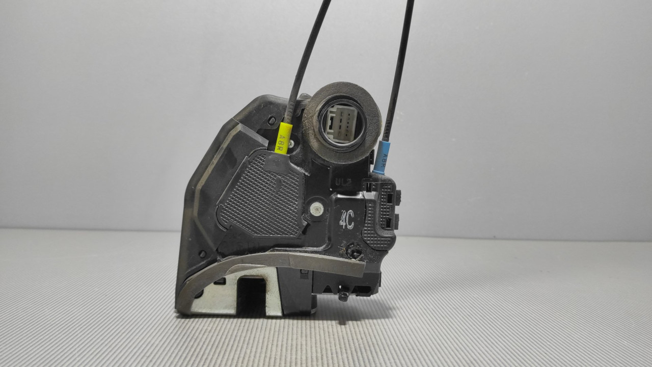 DIJELOVI BRAVA VRATA TOYOTA AURIS > 13-15 A084219