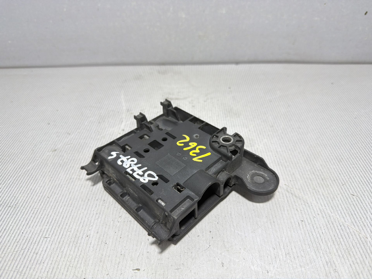 DIJELOVI KLEMA AUDI A4 (B8) > 12-15 2.0 8K0937517B