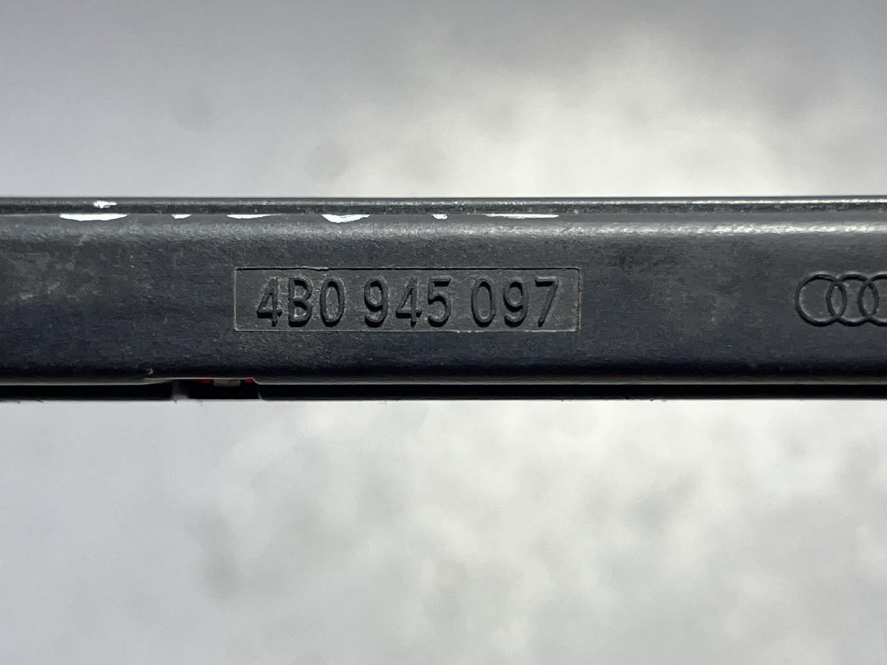 TRECE STOP SVJETLO AUDI A6 > 97-01 4B0945097