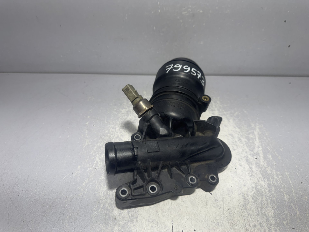 KUCISTE FILTERA ULJA AUDI A6 4G > 14-18 059115389AD