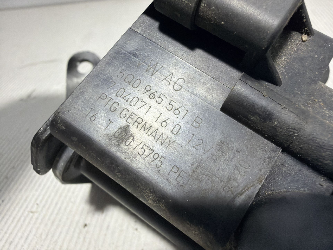 POMOCNA PUMPA VODE AUDI Q5 (FY) > 17 - 20  5Q0965561B