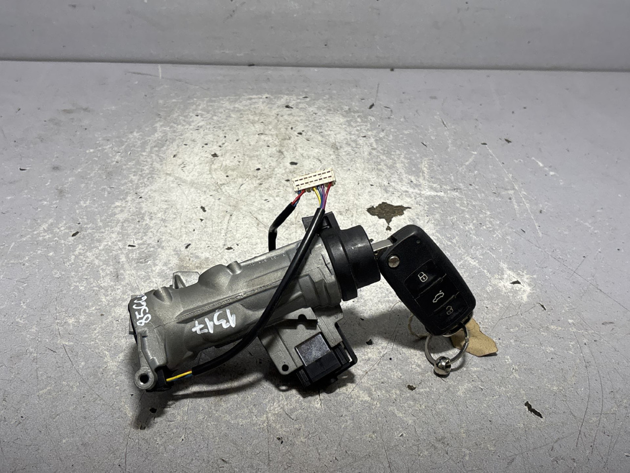 DIJELOVI KLJUC VW GOLF 6 > 08-12 1.6 5K0837202Q