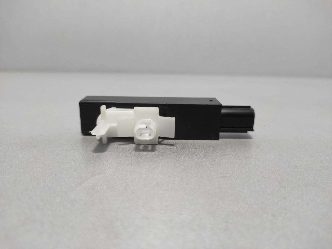 DIJELOVI ANTENA MAZDA 6 > 10-12 KD45676NX