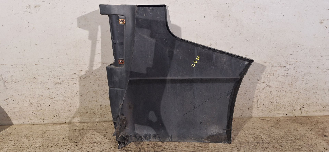 ZADNJI DIO BRANIKA RENAULT TRAFIC > 14- 850170388R
