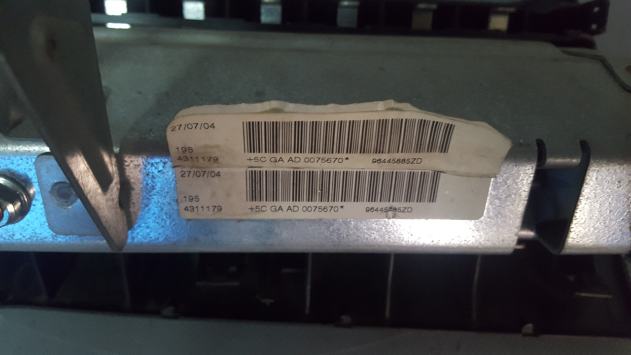 AIRBAG NOGU PEUGEOT 407 > 04-07 96445885ZD 5CGAAD007567