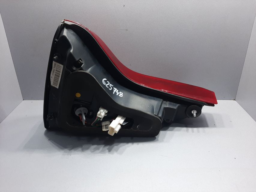 STOP SVJETLO KIA SORENTO > 09-14 924052P620