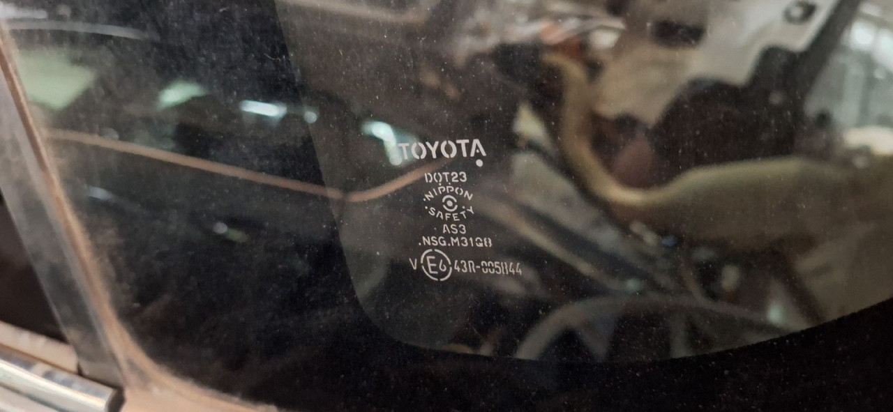 DIJELOVI STAKLO TOYOTA RAV 4 > 15-18 2.0
