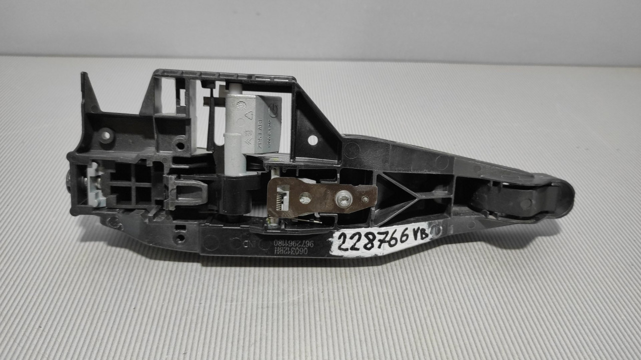 RUCKA VRATA PEUGEOT 208 > 15-19 9672961180