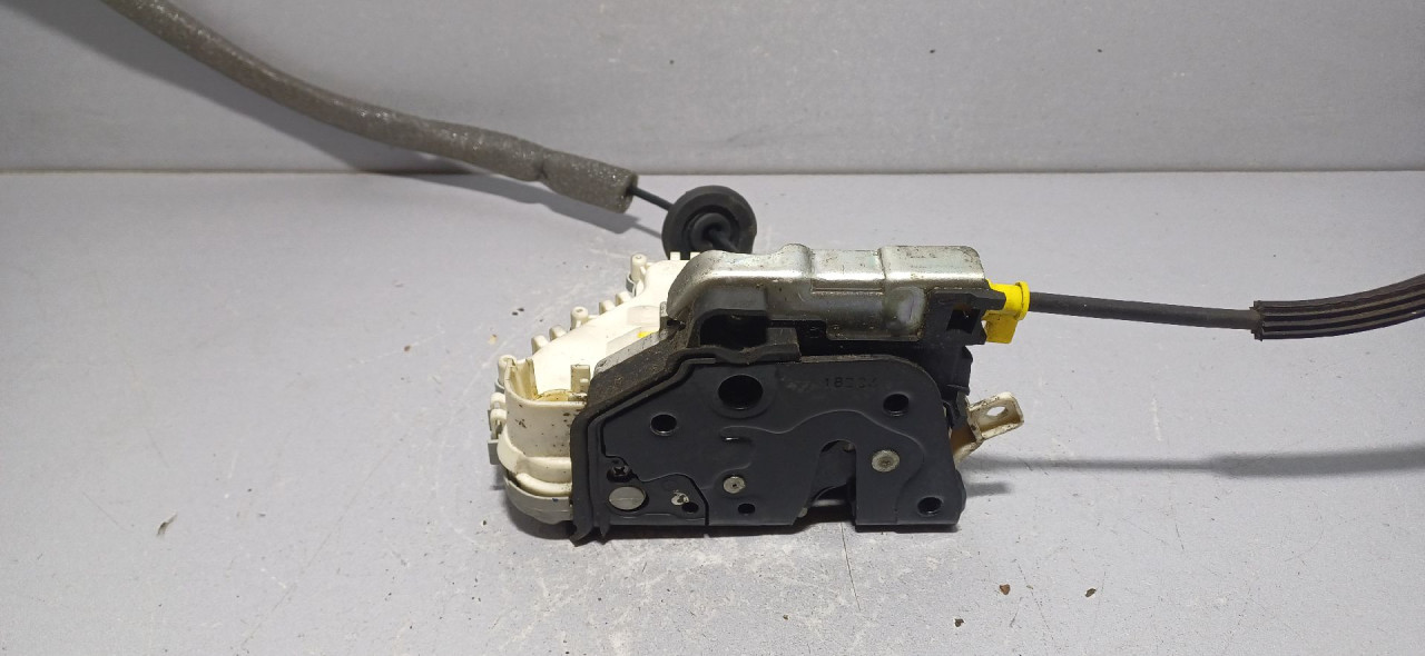 DIJELOVI BRAVA VRATA AUDI Q3 > 11-15 8J2837016C