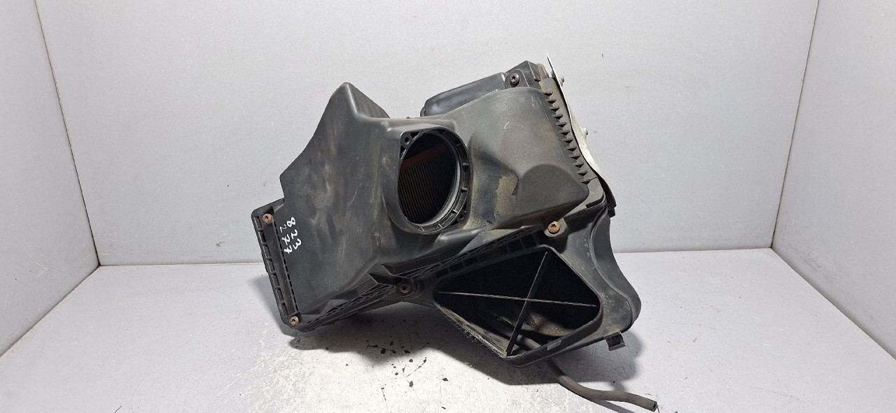 KUCISTE FILTERA ZRAKA AUDI A4 (B8) > 12-15 8K0133837BF