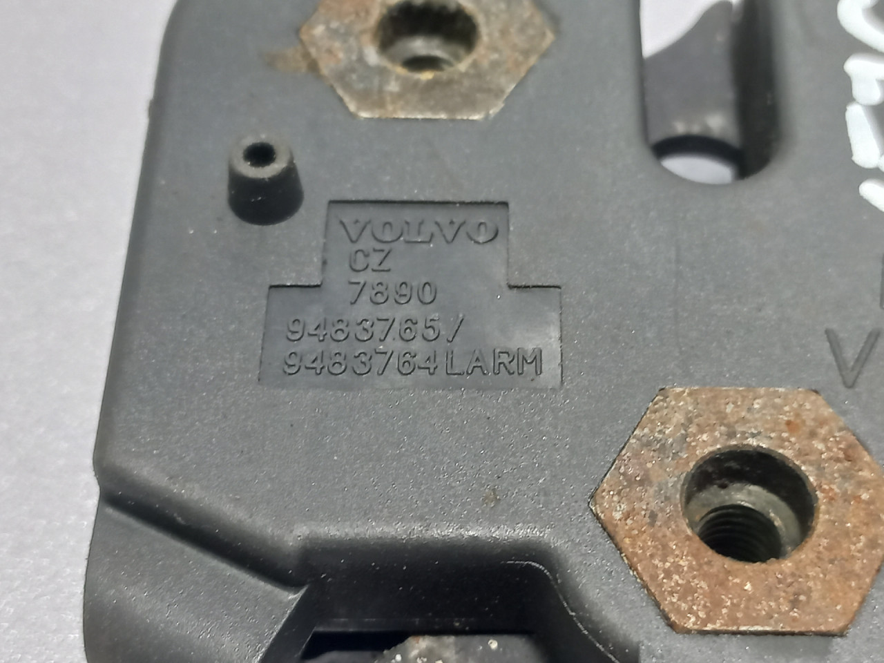 DIJELOVI BRAVA HAUBE VOLVO S70/V70 > 00-04 9483765