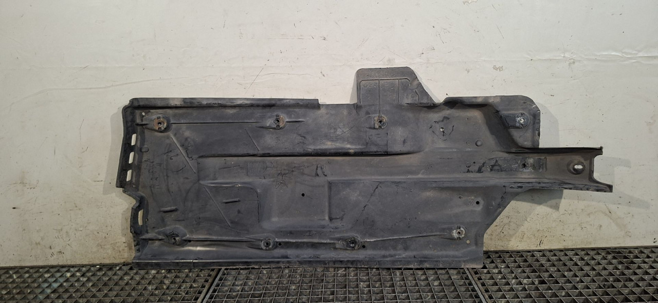 DIJELOVI PODNA ZASTITA VW POLO > 09-14 1.6 6Q0825202M