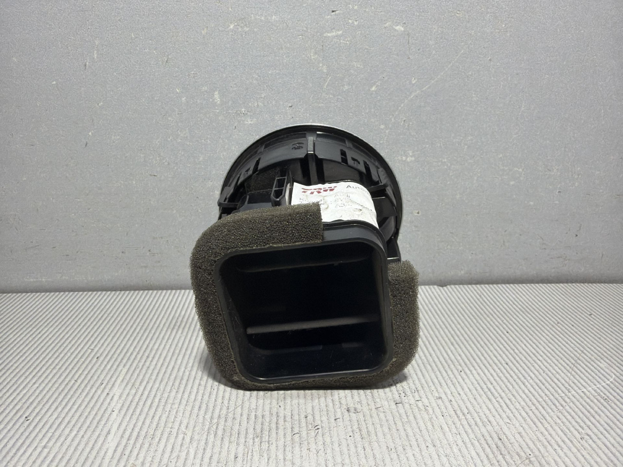 RESETKA VENTILACIJE AUDI A3 (8V1/8VA) > 12-16 8V0820901A