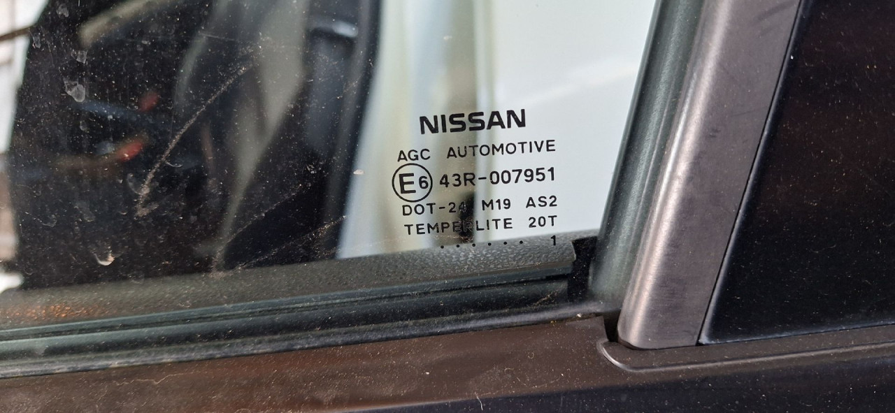 DIJELOVI STAKLO NISSAN JUKE > 11-14 1.5