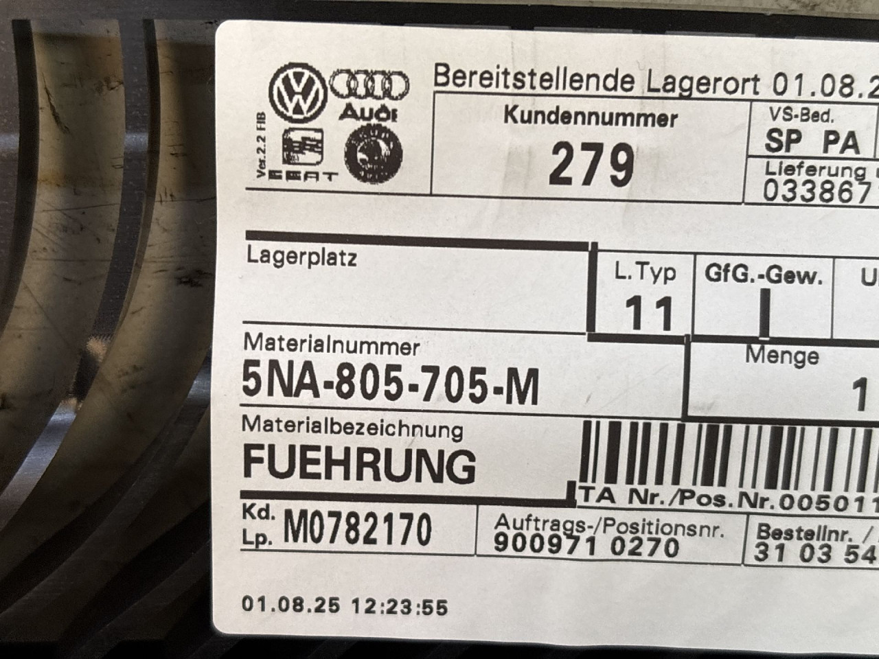 PLASTIKA BRANIKA VW TIGUAN > 16-20 5NA805705M