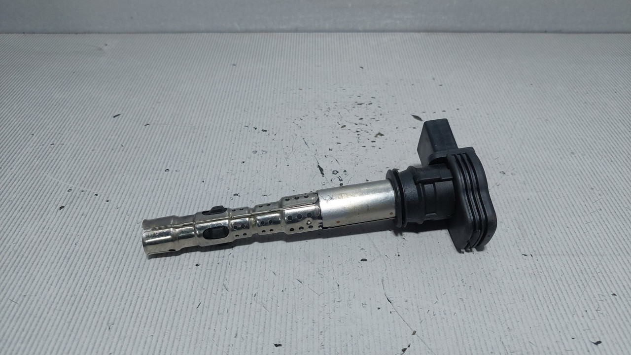 DIJELOVI BOMBINA VW GOLF 5 > 03-08 06F905115F