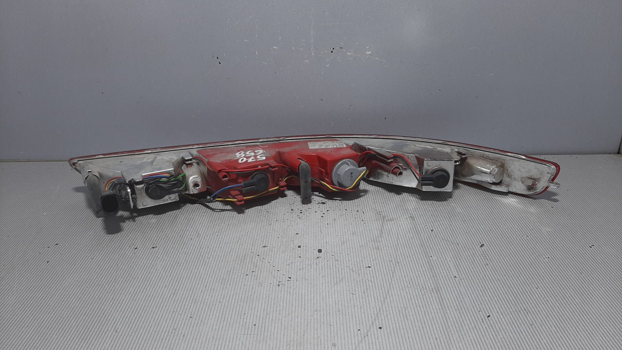 TRECE STOP SVJETLO AUDI Q5 > 08-11 8R0945095