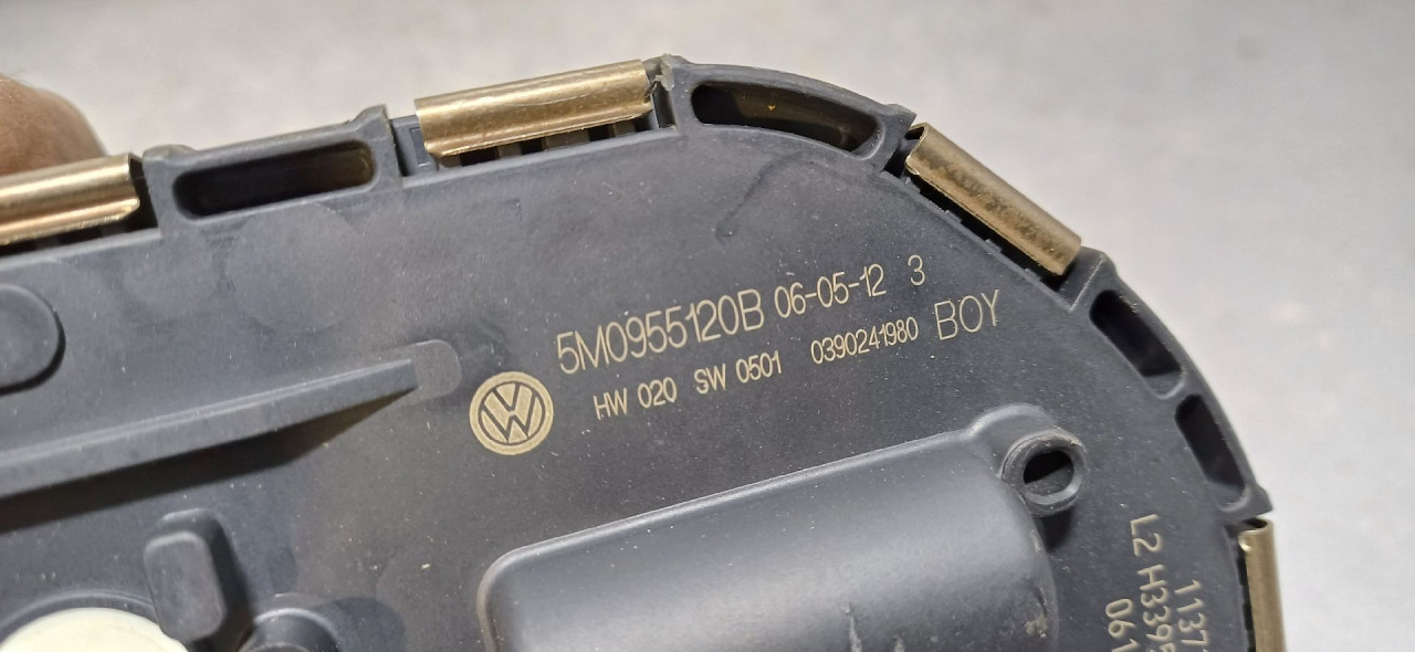 MOTORIC PREDNJEG BRISACA VW GOLF PLUS > 05-09 5M0955120B