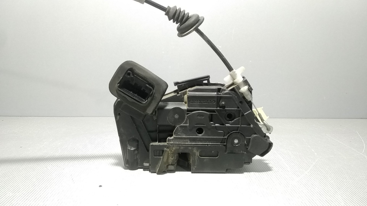 DIJELOVI BRAVA VRATA VW POLO > 09-14 5K2837015B