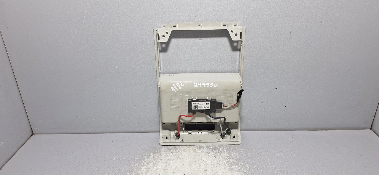 DIJELOVI PRETINAC ZA NAOCALE VW PASSAT B8 > 19 - 1.6 5G0868837