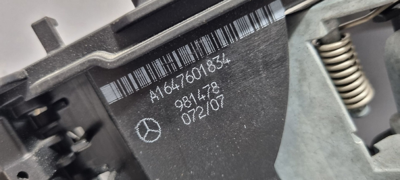 DIJELOVI RUCKA VRATA MERCEDES ML (W164) > 06-07 A1647601834