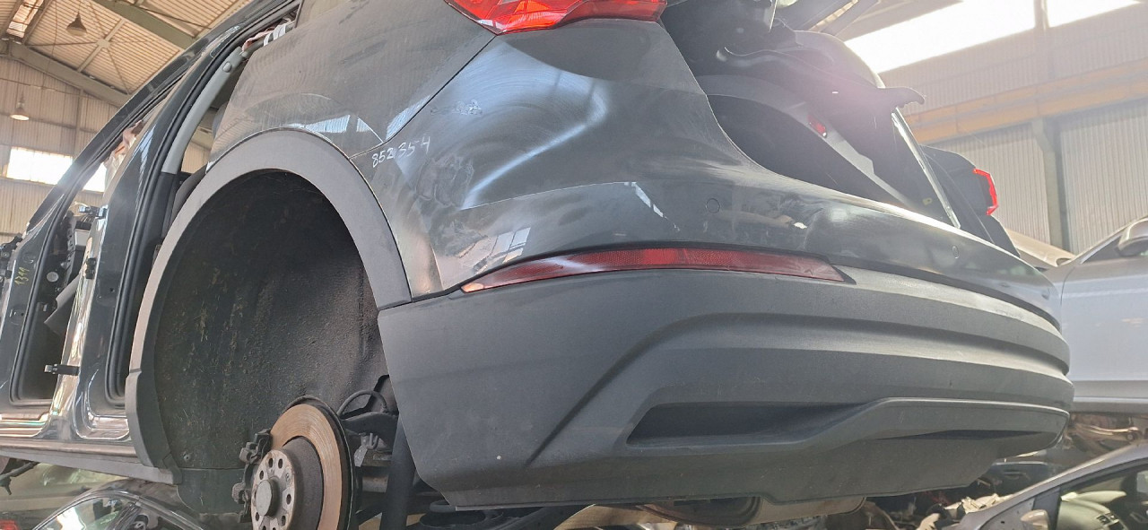 DIJELOVI BRANIK AUDI Q3 > 18- 83A807067AGRU