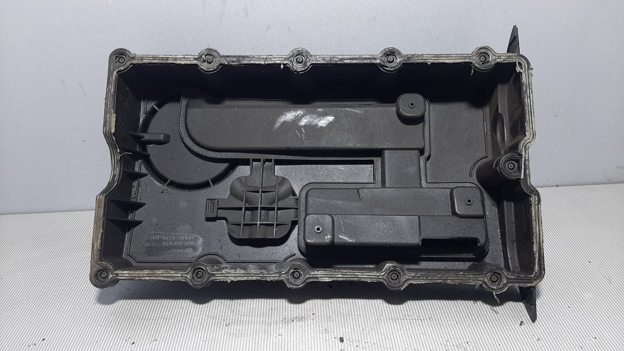 DIJELOVI DEKLO VW GOLF 5 > 03-08 03G103475