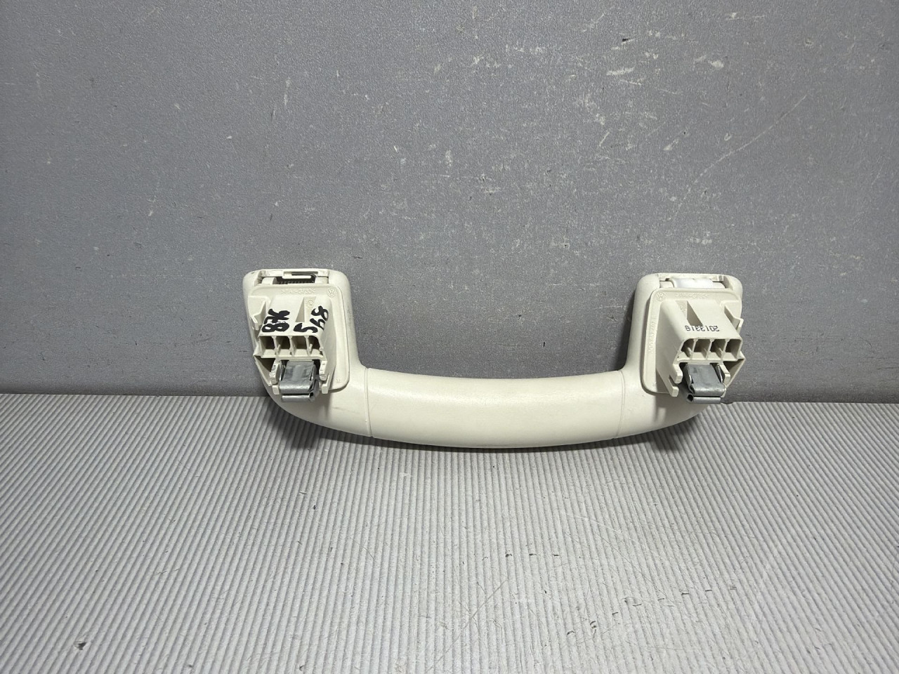 DIJELOVI KROVNA RUCKA VW PASSAT B8 > 14-19 2.0 3G0857607B