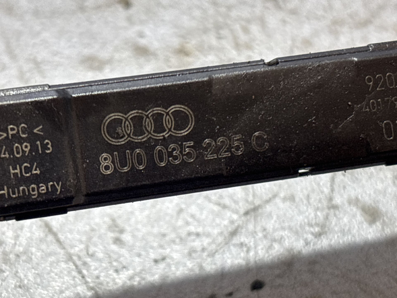 DIJELOVI ANTENA AUDI Q3 > 11-15 8U0035225C