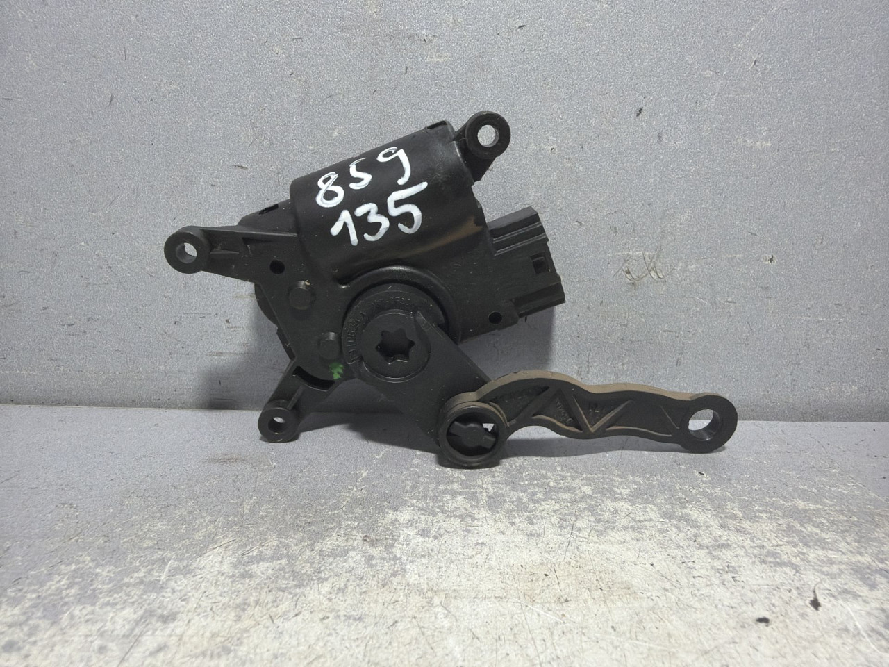 DIJELOVI MOTORIC KLAPNE VW TIGUAN > 11-15 1K0907511Q