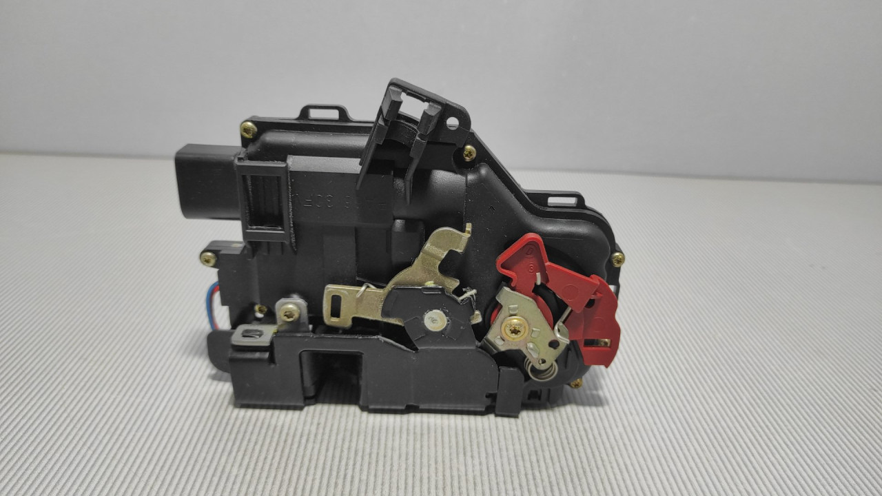 BRAVA VRATA AUDI A4 (B6) > 00-04 8E1837016C