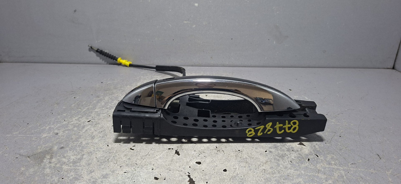 DIJELOVI RUCKA VRATA AUDI Q5 > 12-16 2.0 8T0837885