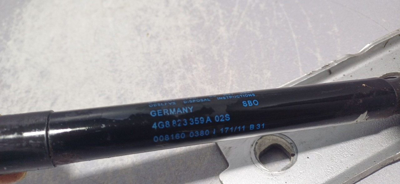 AMORTIZER HAUBE AUDI A6 4G > 11-14 4G8823359A